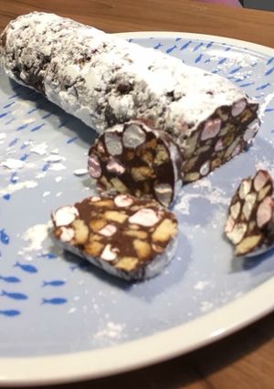 Une photo de Vrai faux saucisson au chocolat