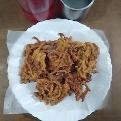 A picture of Chinese veg:and spaghetti pakoras.