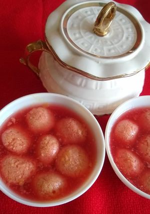 A picture of Rose flavour rasgulla.