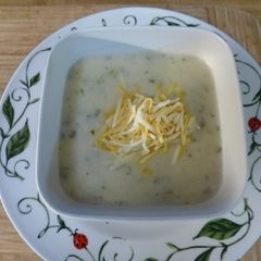 A picture of Lee's Creamy Potato Soup.