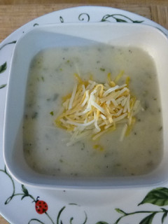 A picture of Lee's Creamy Potato Soup.