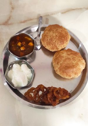 बनारसी कचौड़ी सब्जी, जलेबी (banarasi kachodi sabzi, jalebi reicpe in Hindi) रेसिपी मुख्य फोटो