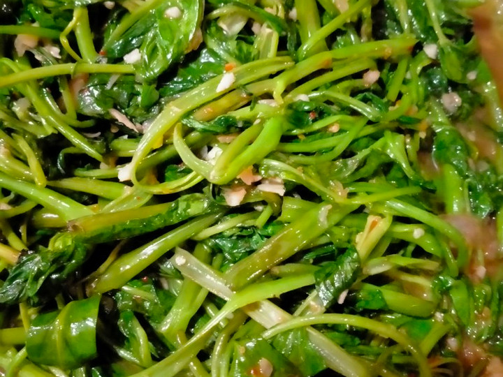 Bagaimana Membuat Tumis kangkung terasi Anti Gagal