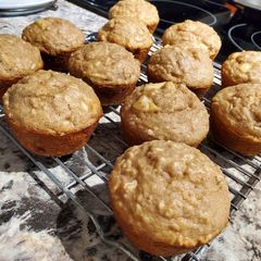 A picture of Apple Cinnamon Oatmeal Muffins.