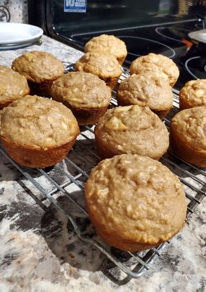 A picture of Apple Cinnamon Oatmeal Muffins.