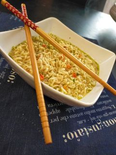 Foto di Noodles in brodo e verdure