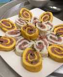 Trứng cuộn thịt xúc xích