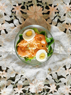 Una foto de Ensalada de camarones con zanahoria