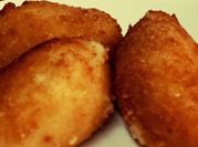 Una foto de masa de croquetas