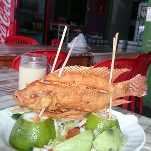 Pescado frito estilo Ecuador