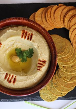A picture of Hummus.
