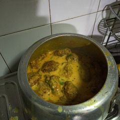 A picture of Kadhi Pakoda.