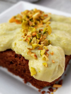 Una foto de Brownie de y con crema de pistachos