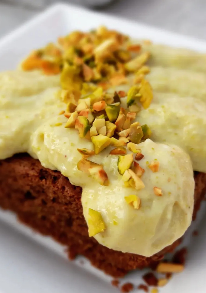 Una foto de Brownie de y con crema de pistachos