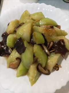 薑絲炒香菇絲瓜 的食譜成品照片