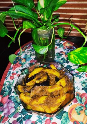 A picture of Achari Baingan Baji And Aloo Miyan 😜.