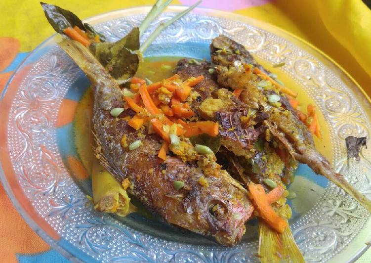 Langkah Mudah untuk Membuat Ikan acar jeruk limo yang mudah