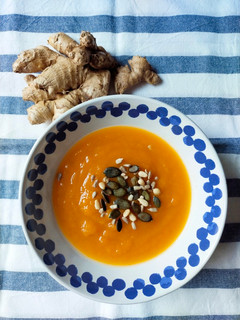 Una foto de Crema de calabaza y jengibre 🎃