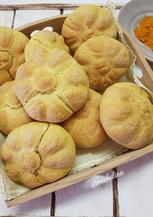 Foto di Rosette di pane con curcuma 🌹🍞