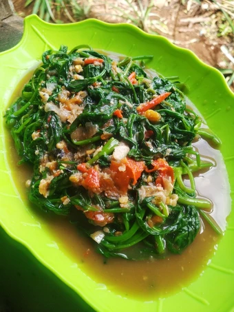 Langkah Mudah untuk Membuat Resep Tumis kangkung saus tiram (Saori) yang  Bikin Ketagihan Anti Ribet, Lezat