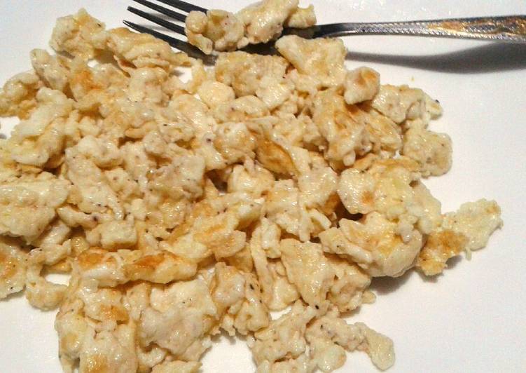 Steps to Make Perfect Simple scrambled egg