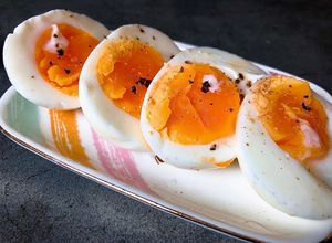 Hình của món Trứng Luộc Lòng Đào Bất Bại.