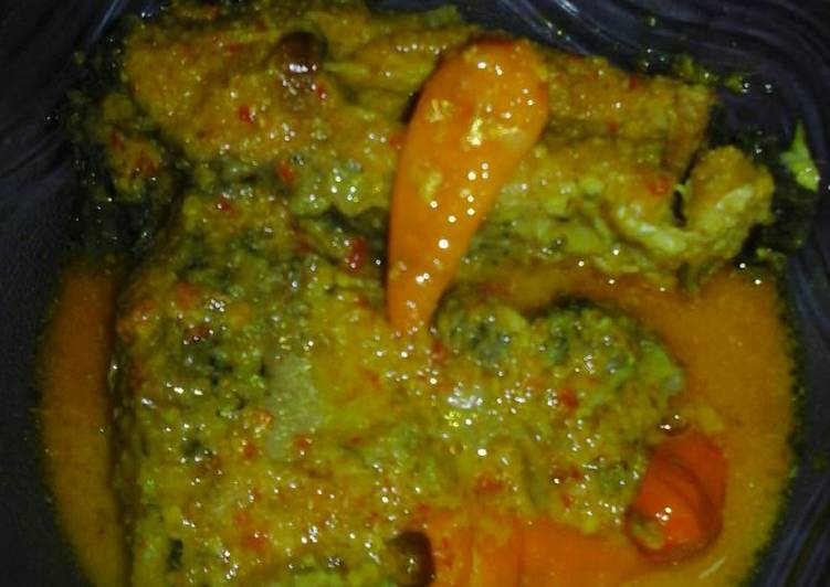 Ikan mas kuah santan