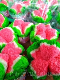 Foto resep Bolu kukus mekar sprite anti gagal