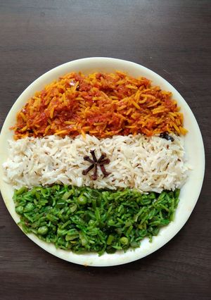 तिरंगा राईस (tiranga rice recipe in marathi) रेसिपी चे मुख्य फोटो