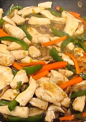 Una foto de Teriyaki con vegetales