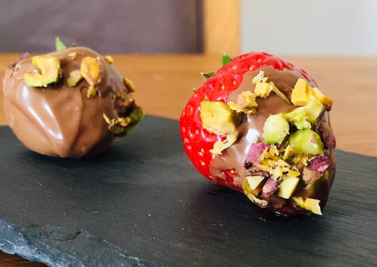 Steps to Make Super Quick Homemade Chocolate and pistachio Strawberries