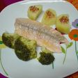 Trucha asalmonada con brócoli y patatas al vapor. Thermomix