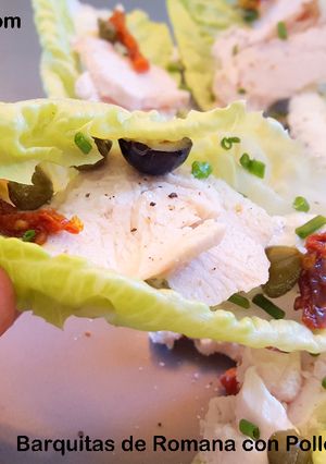 Una foto de Barquitas de romana con pollo y requesón