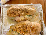 Pollo relleno con queso, espinaca y crema de leche