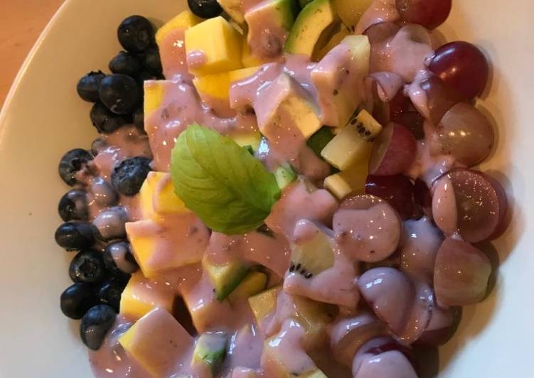 Langkah Mudah untuk Membuat Fruits rainbow salad Anti Gagal