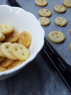 Sajtos kréker recept fotója