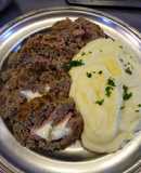Pan de carne arrollada con puré de papa