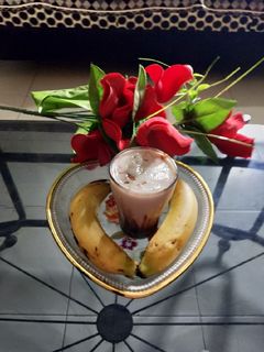 બનાના ચોકલેટ શેક (Banana chocolate shake Recipe in Gujarati) રેસીપી મુખ્ય ફોટો