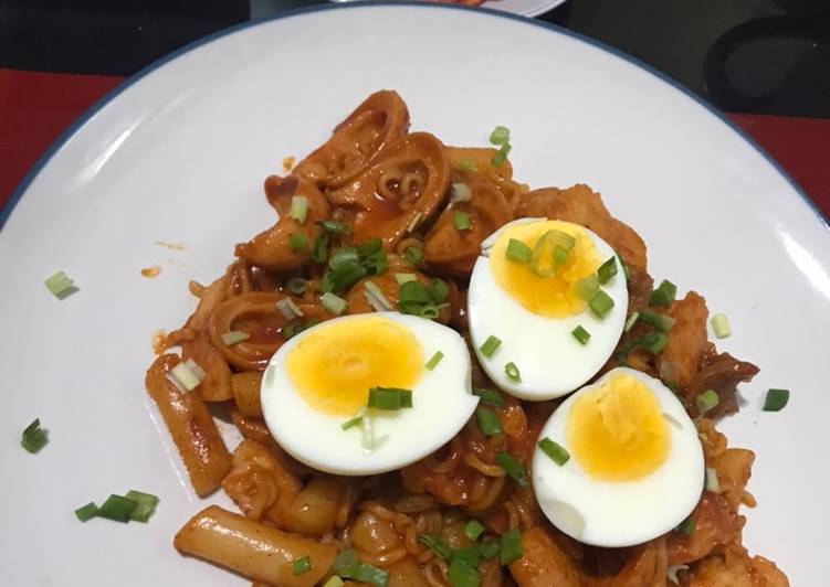 RABOKKI (Ramyeon dan Tokpokki) ala Rumahan