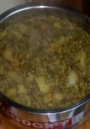 A picture of Ndengu(greengrams).