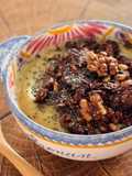 🌱 Avocado and Date Smoothie Bowl with Chocolate Granola (Vegan)