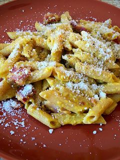 Una foto de Macarrones estilo carbonara |¡Sin nata!