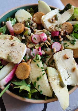 Une photo de Salade Complète et Composée 🥗