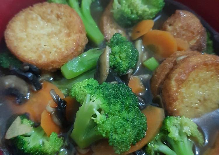 Langkah Mudah untuk Menyiapkan Brokoli Tahu Saus Tiram, Enak