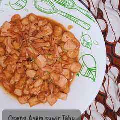 A picture of Oseng Ayam suwir Tahu.