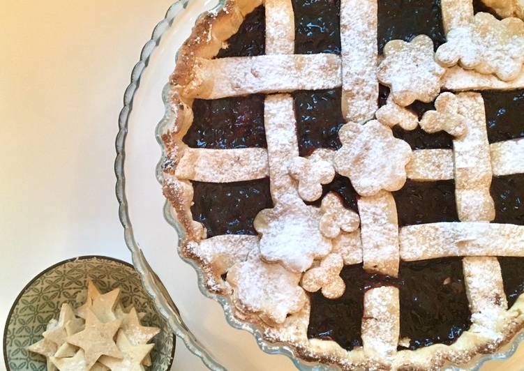 Crostata con frolla all’olio evo e marmellata ai frutti di bosco