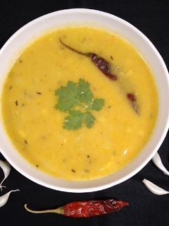 બટાકાની કઢી (Potato Kadhi Recipe In Gujarati) રેસીપી મુખ્ય ફોટો