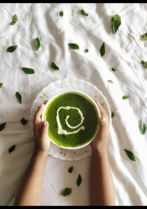 পালং স্যুপ (palak soup recipe in Bengali) রেসিপির প্রধান ছবি
