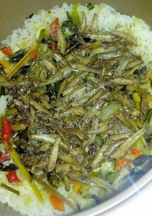 Foto resep Nasi liwet sunda ikan teri (rice cooker) takaran mudah