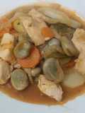 Pollo a la portuguesa con habas